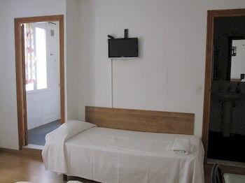 Apartamentos Madrid Hortaleza Экстерьер фото